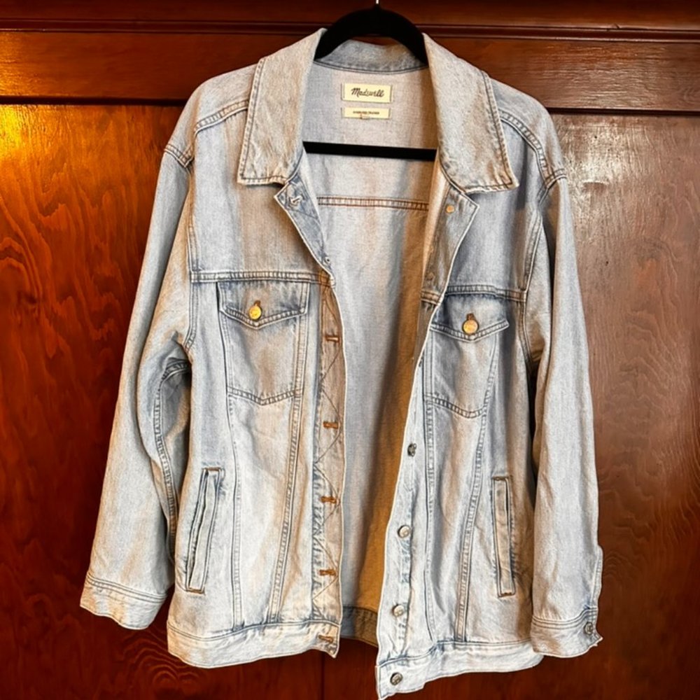 Madewell The Oversize Trucker Jean Jacket in Blue
